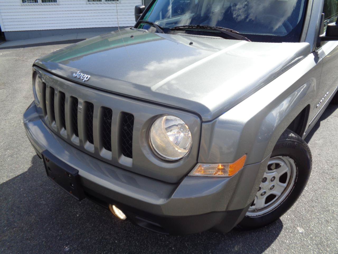 Used 2012 Jeep Patriot Sport FWD image 6