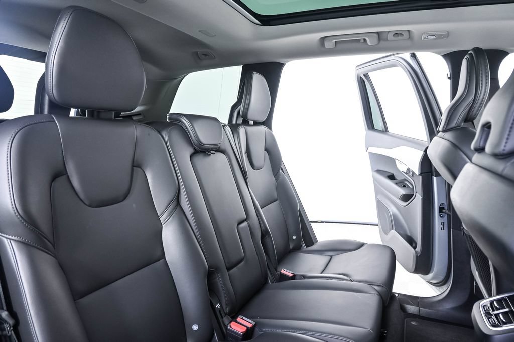 Certified 2025 Volvo XC90 B5 Core AWD/4WD image 23