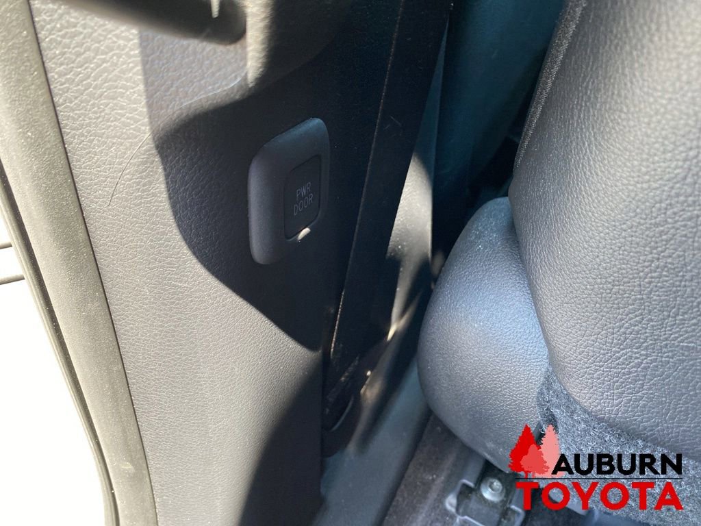 Used 2025 Toyota Sienna Platinum AWD/4WD image 35