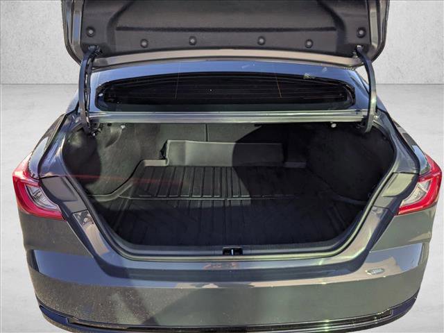 Used 2025 Toyota Camry XLE image 6