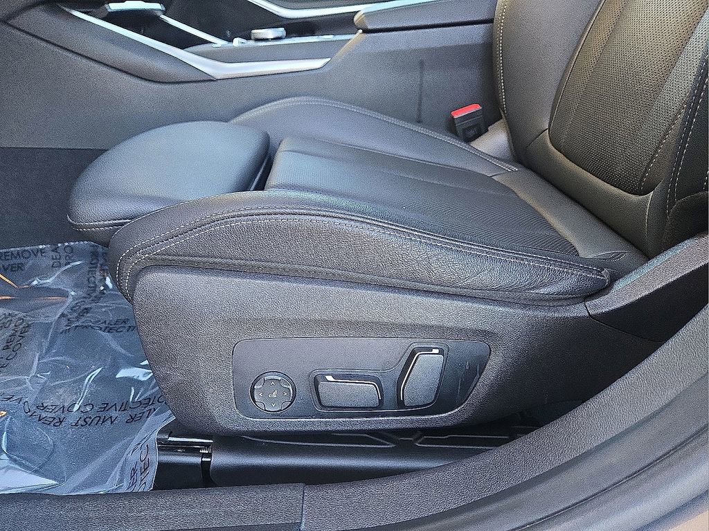Used 2024 BMW 330i Sedan w/ Convenience Package image 24