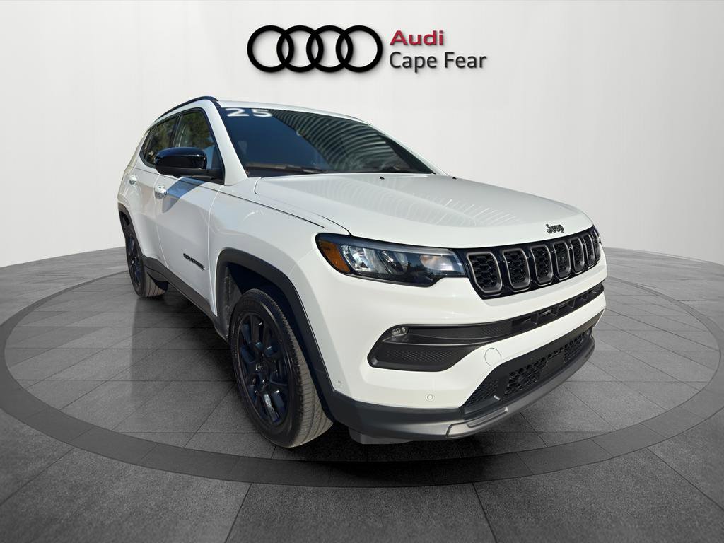 Used 2025 Jeep Compass Latitude w/ Convenience Group image 7