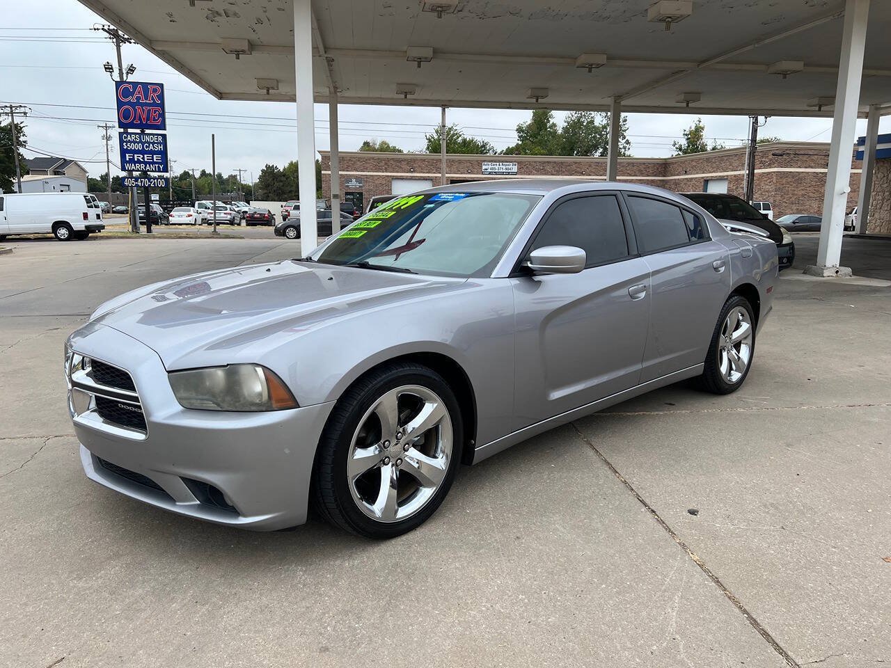 Used 2014 Dodge Charger SXT RWD image 4