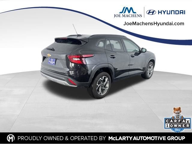 Used 2024 Chevrolet Trax LT w/ Driver Confidence Package image 6