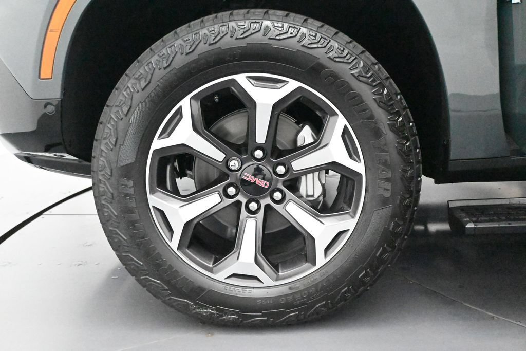 New 2026 GMC Yukon AT4 Ultimate w/ LPO, Floor Liner Package AWD/4WD image 6