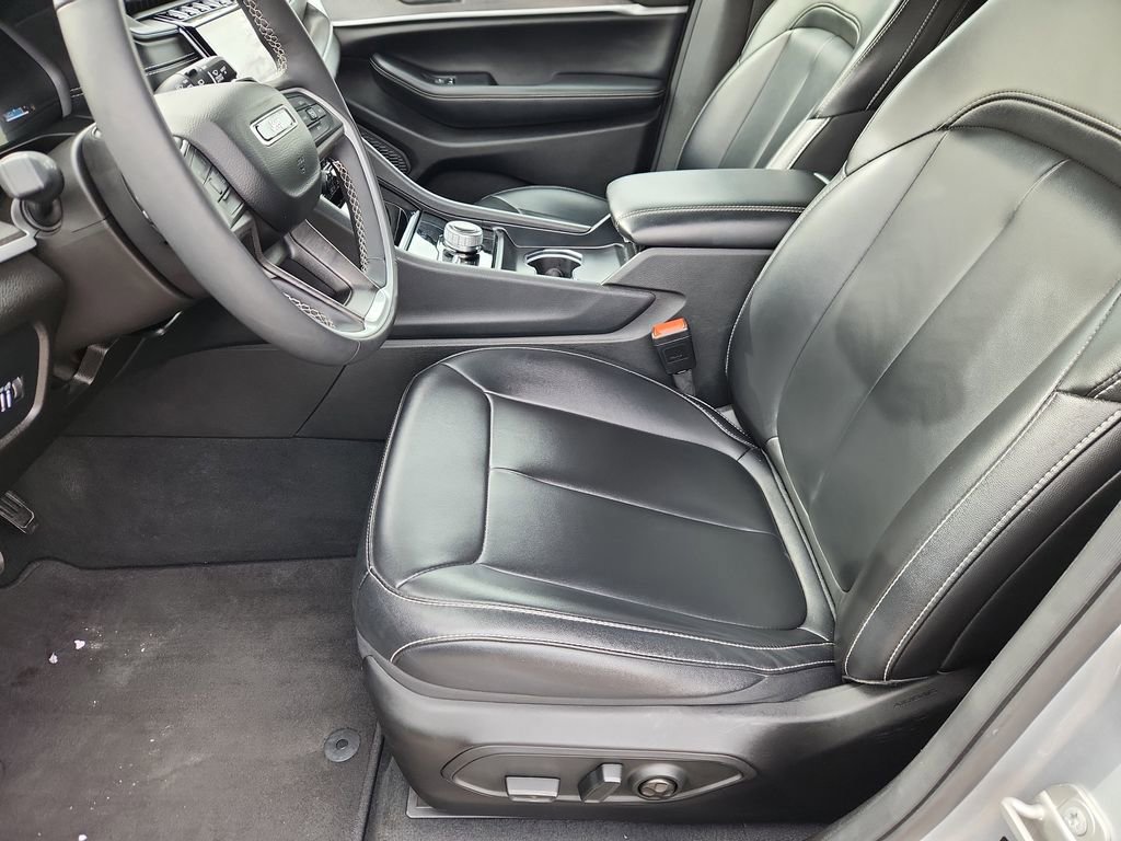 Used 2024 Jeep Grand Cherokee L Limited image 7