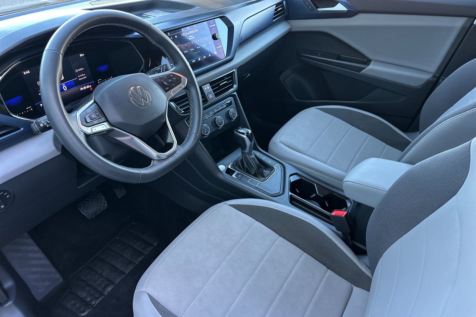 Used 2022 Volkswagen Taos SE w/ IQ.Drive SE Package image 10