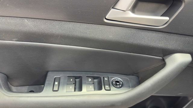 Used 2017 Hyundai Sonata Sport w/ Value Edition Package 02 FWD image 21