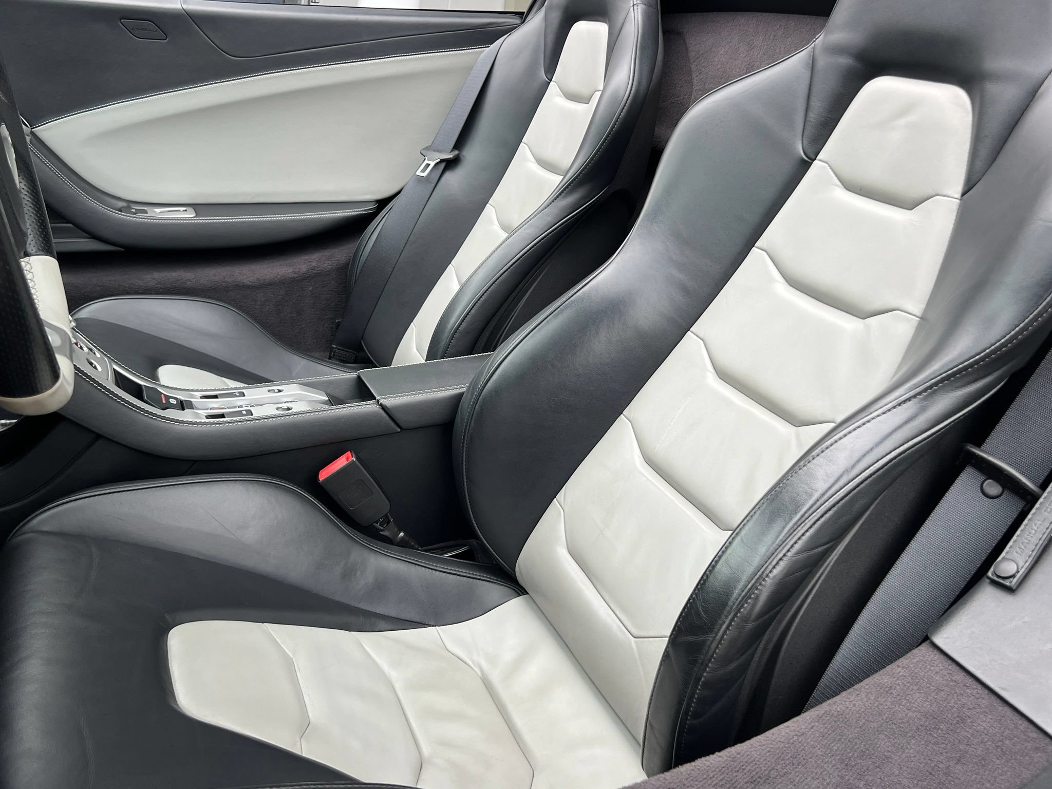 Used 2014 McLaren MP4-12C Spider RWD image 5