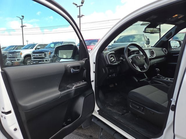 Used 2021 Toyota Tacoma TRD Off-Road w/ Technology Package image 7