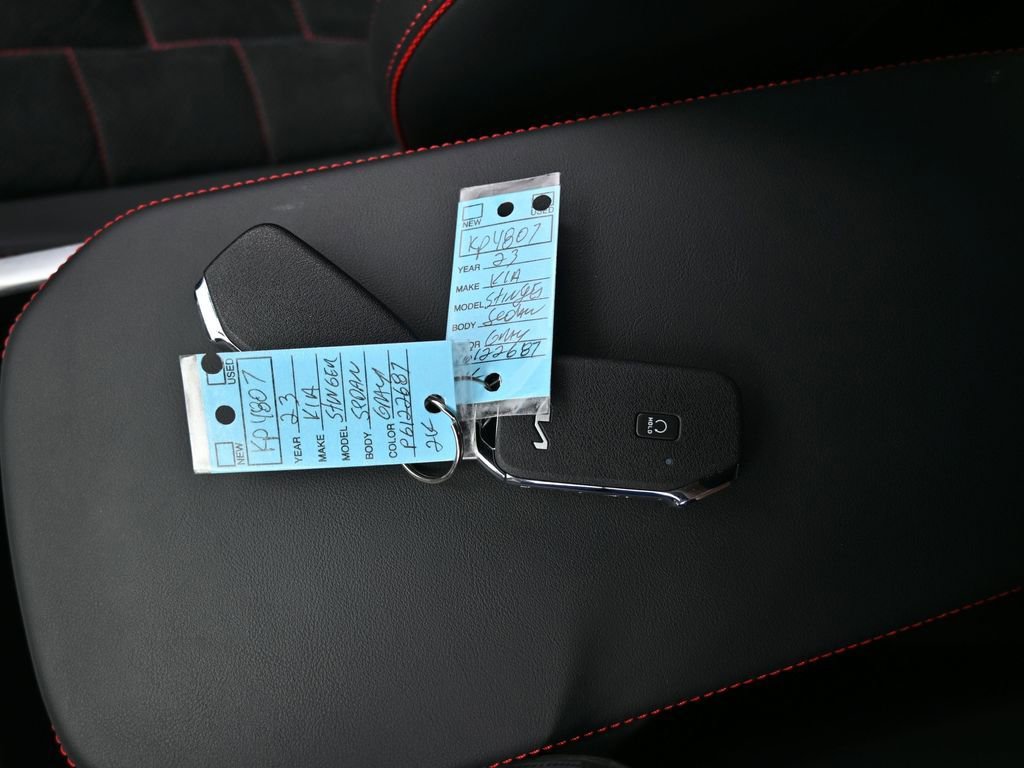Used 2023 Kia Stinger GT2 image 22