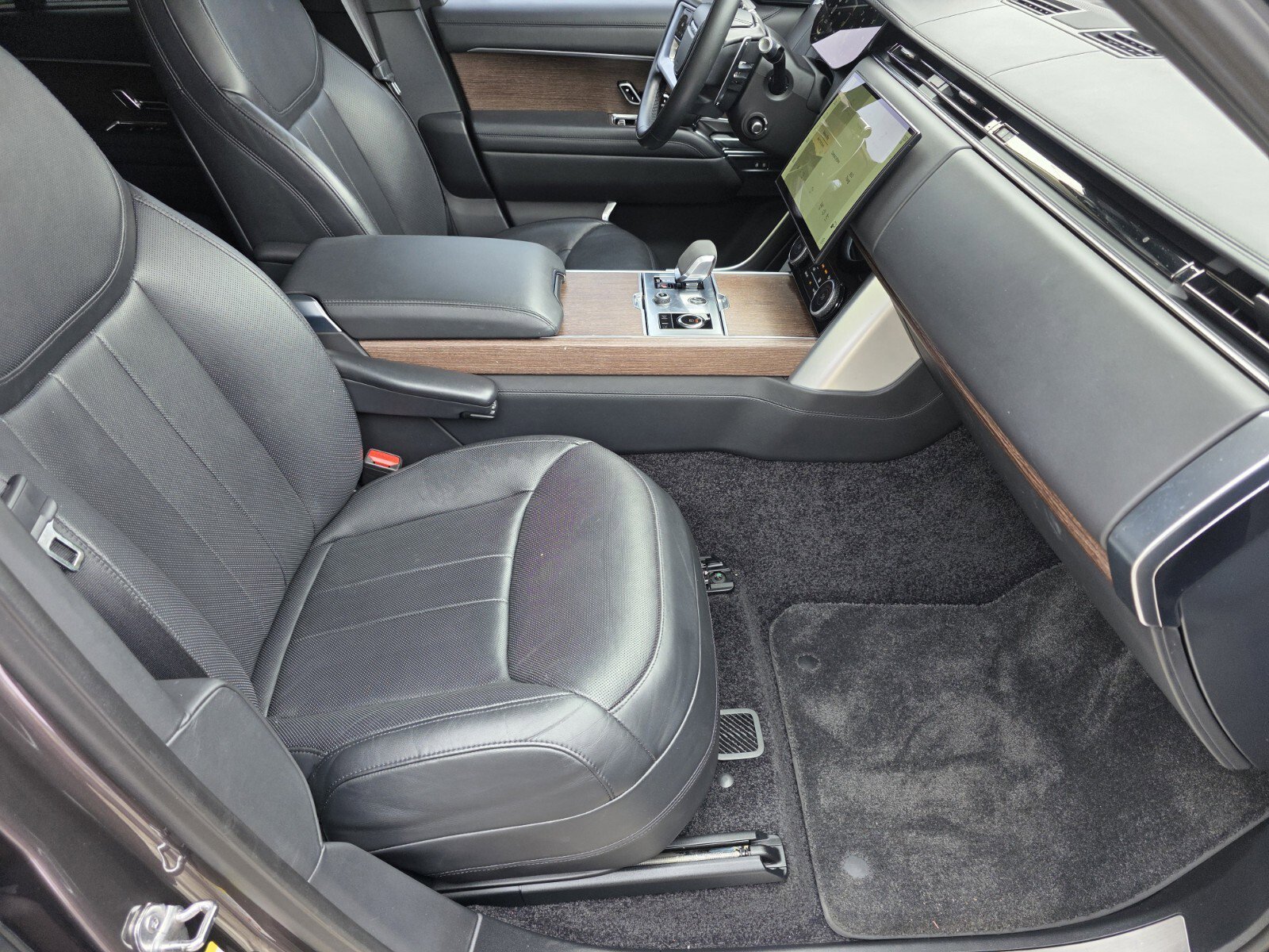 Certified 2022 Land Rover Range Rover SE image 3