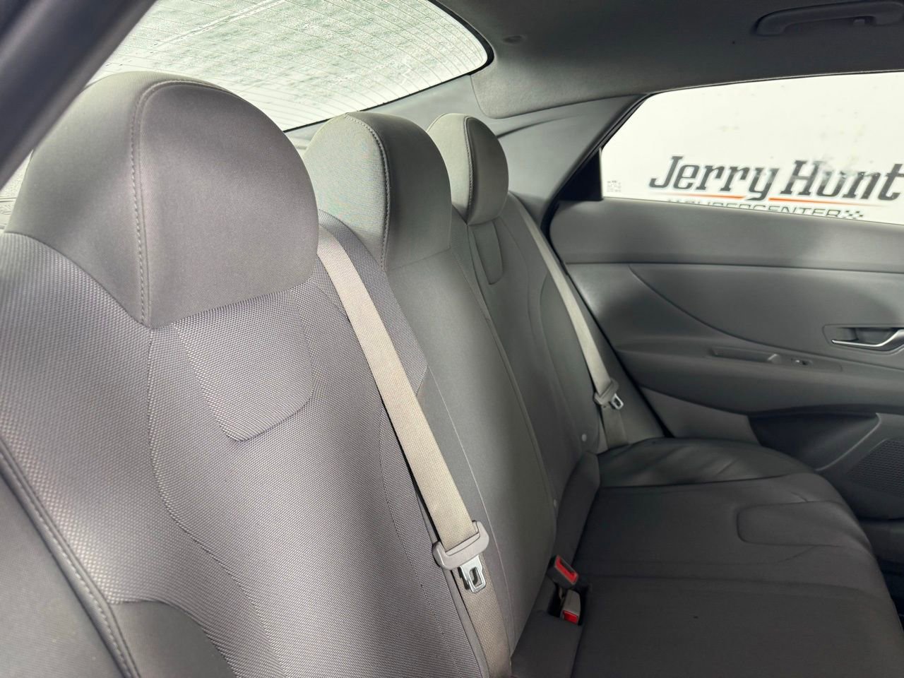 Used 2025 Hyundai Elantra SE image 24