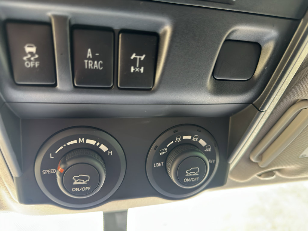 Used 2019 Toyota 4Runner TRD Off-Road AWD/4WD image 17