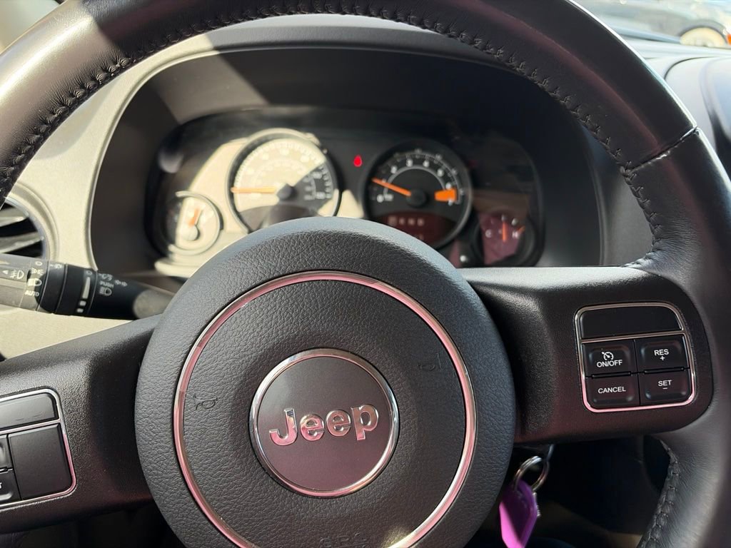 Used 2017 Jeep Patriot High Altitude FWD image 13