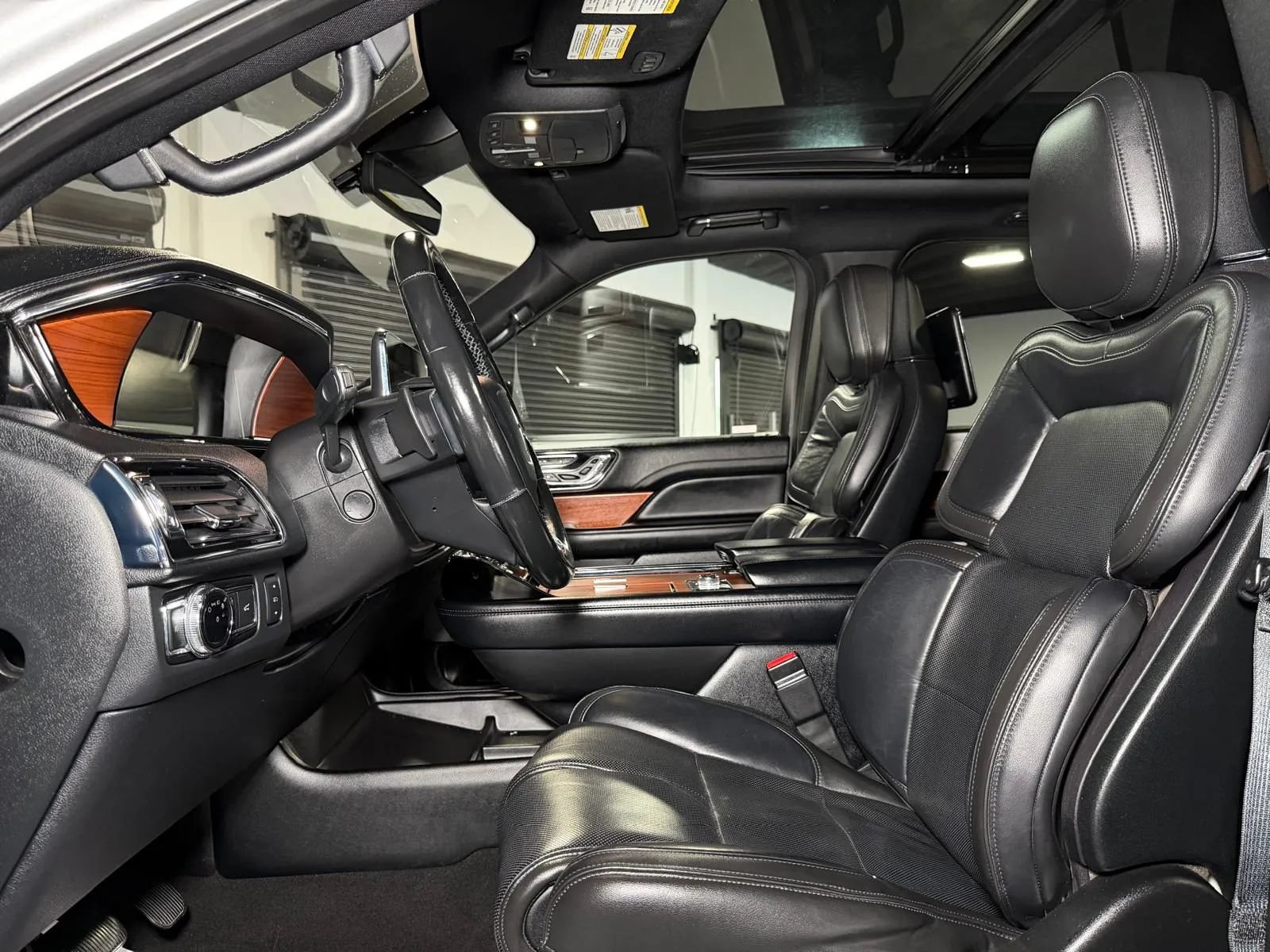 Used 2018 Lincoln Navigator Reserve w/ Technology Package AWD/4WD image 33