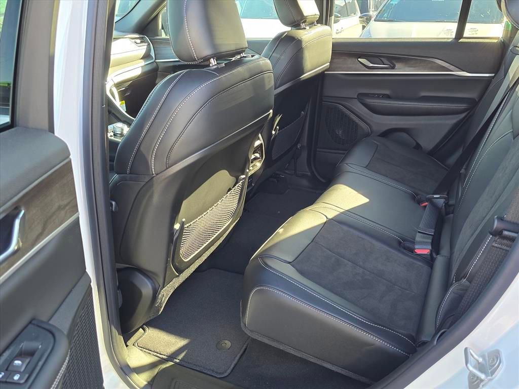 New 2026 Jeep Grand Cherokee Altitude AWD/4WD image 5