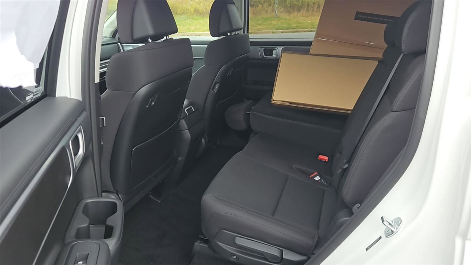 New 2026 Hyundai Santa Fe SE image 11