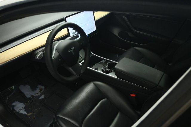 Used 2020 Tesla Model 3 Standard Range RWD image 46