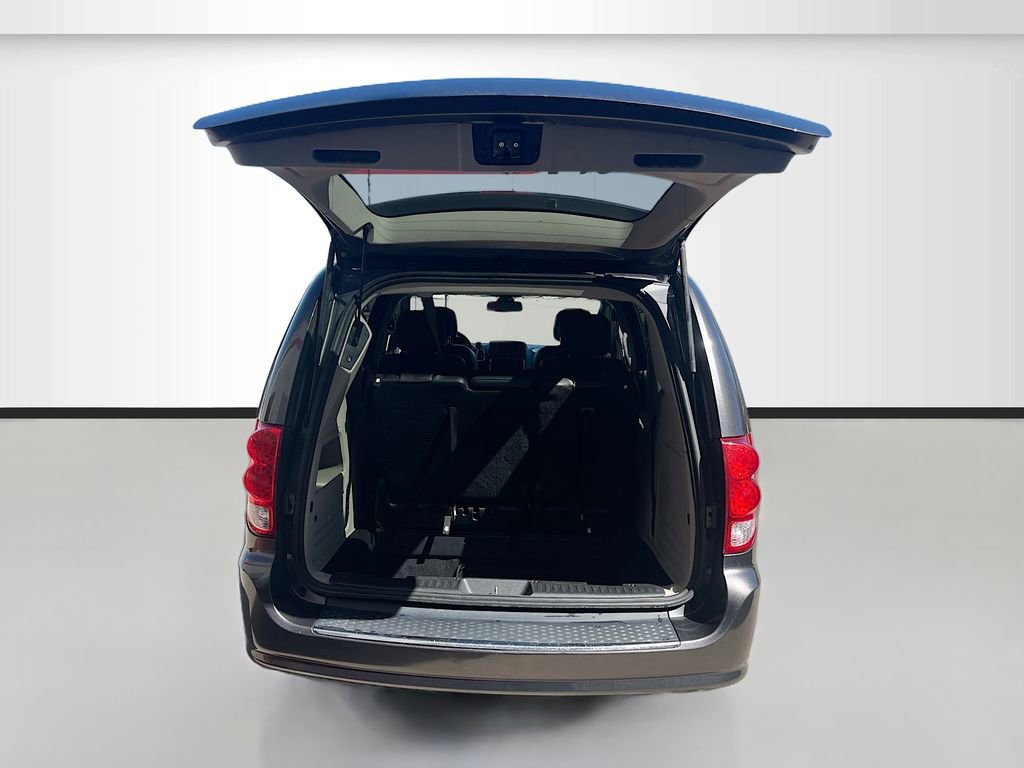 Used 2020 Dodge Grand Caravan SXT image 25