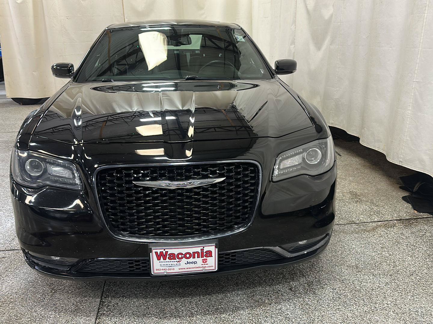 Used 2017 Chrysler 300 S w/ 300S Premium Group AWD/4WD image 8