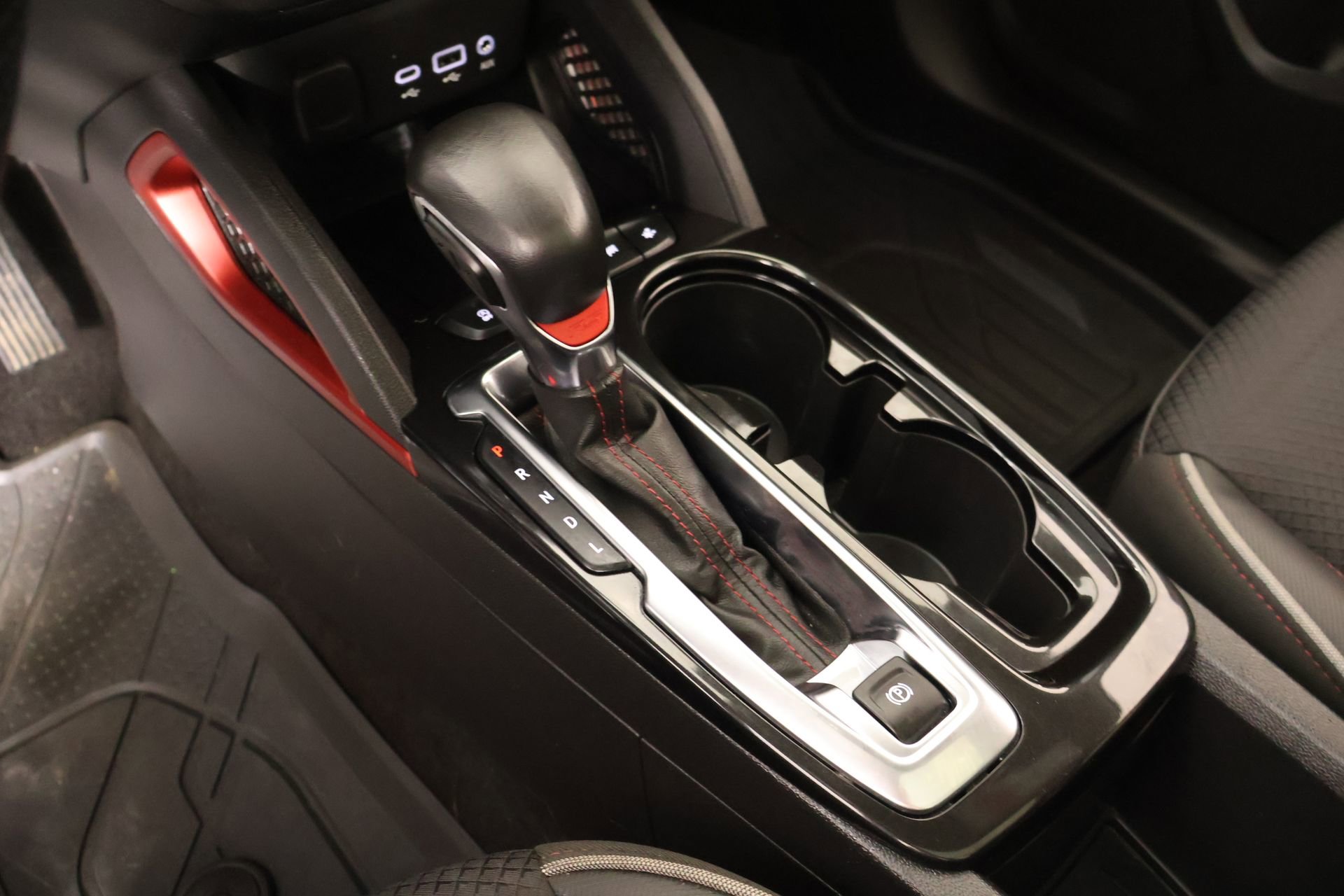 Used 2023 Chevrolet TrailBlazer RS w/ Sun and Liftgate Package FWD image 8