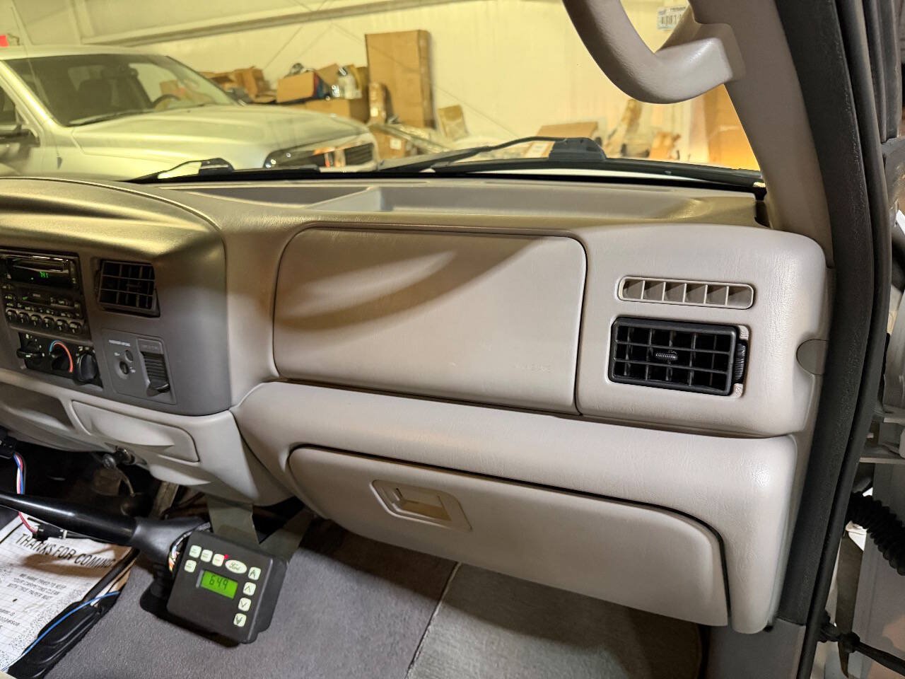 Used 1999 Ford F350 4x4 Regular Cab DRW Super Duty image 30