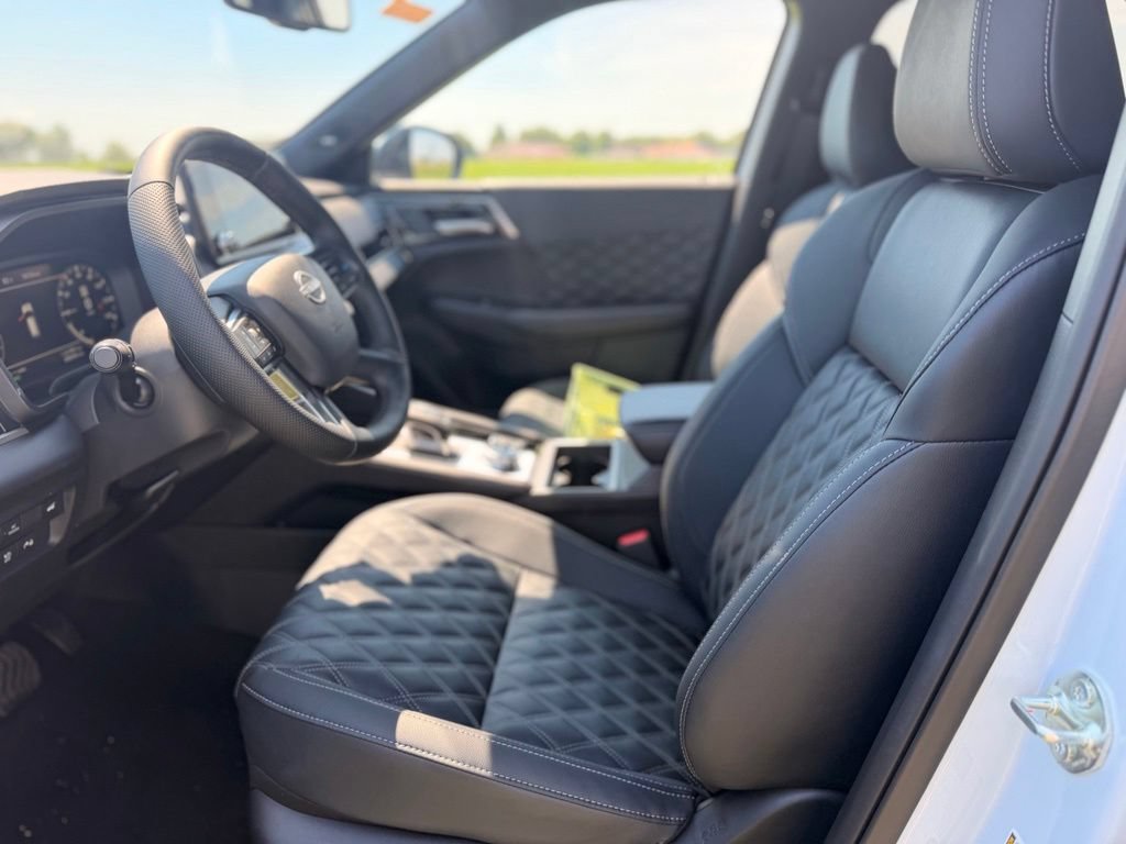 New 2026 Nissan Rogue Platinum AWD/4WD image 9