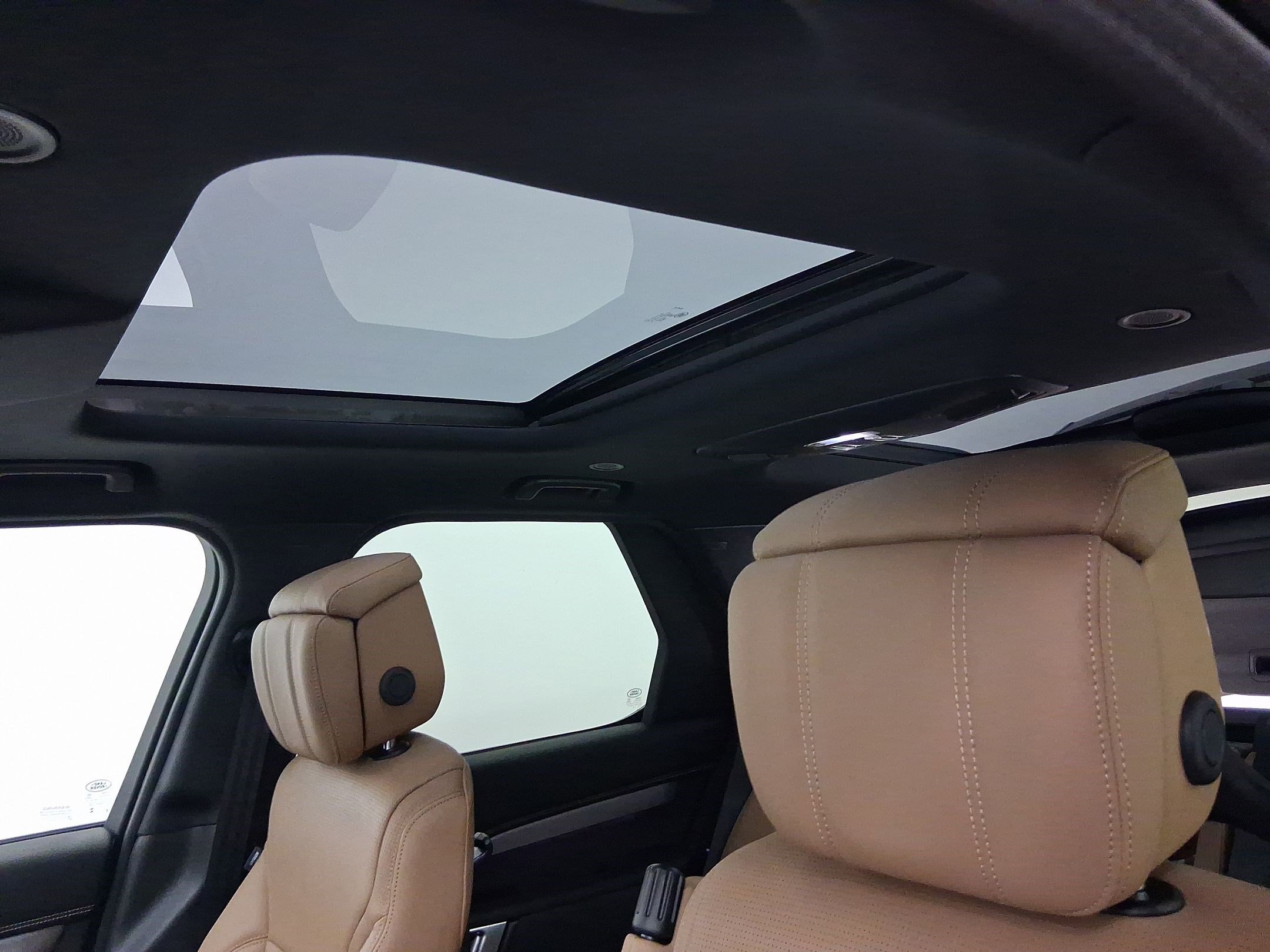 New 2026 Land Rover Discovery Limited Edition image 13