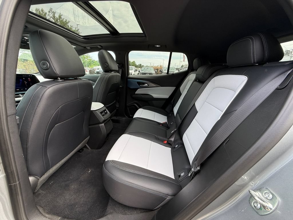 New 2026 Chevrolet Equinox EV LT FWD image 25