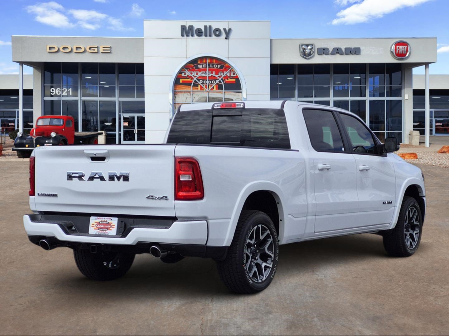 New 2026 RAM 1500 Laramie AWD/4WD image 4
