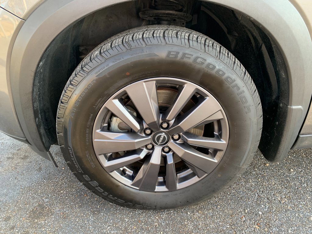 Used 2022 Nissan Pathfinder SV image 8