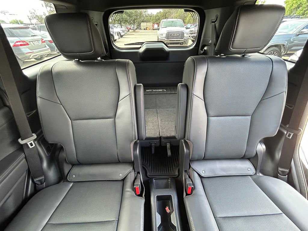 Used 2025 Lexus GX 550 image 11