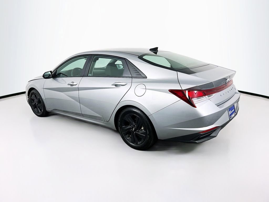 Certified 2021 Hyundai Elantra SEL FWD image 5