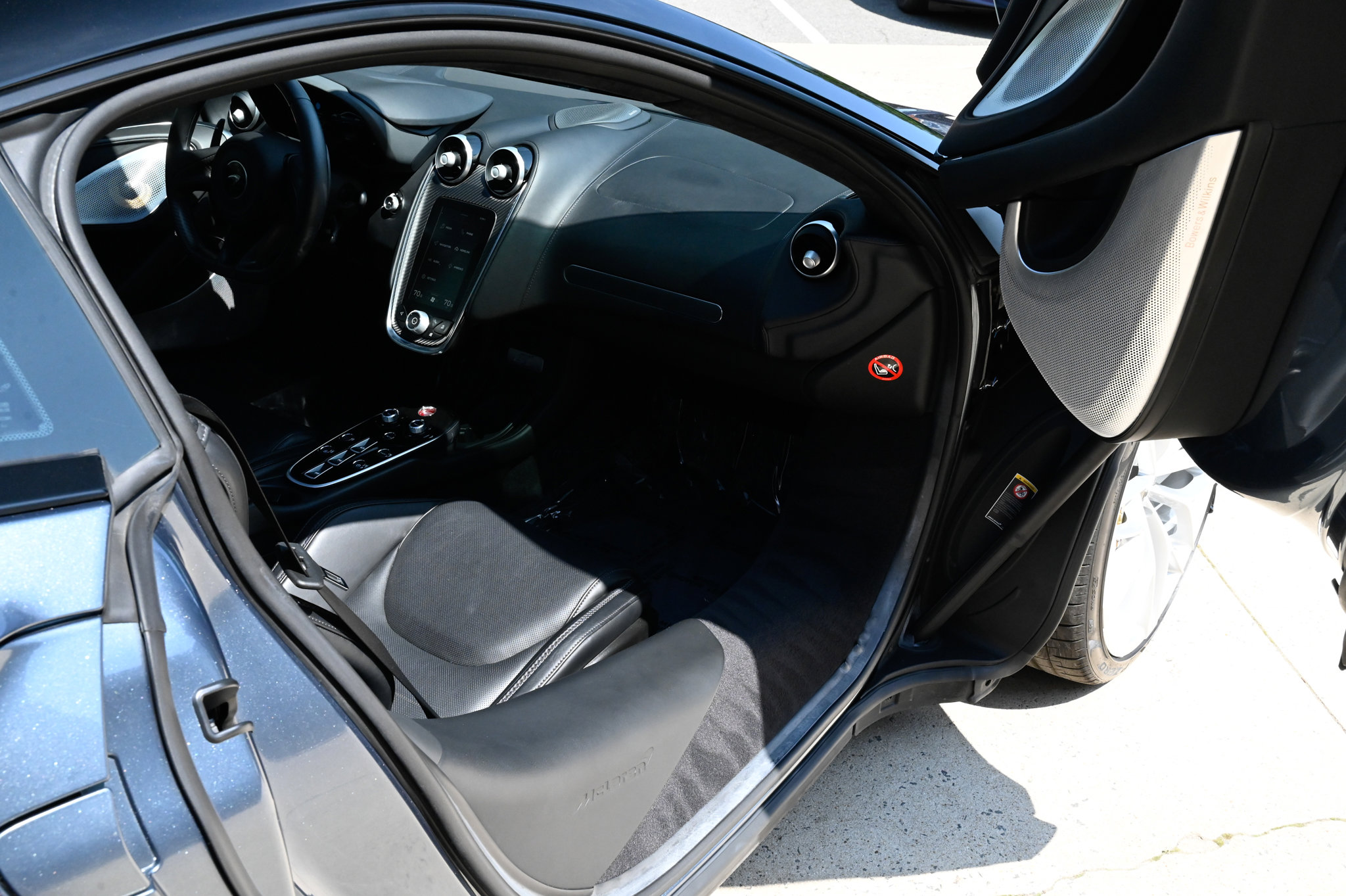 Used 2023 McLaren GT RWD image 39
