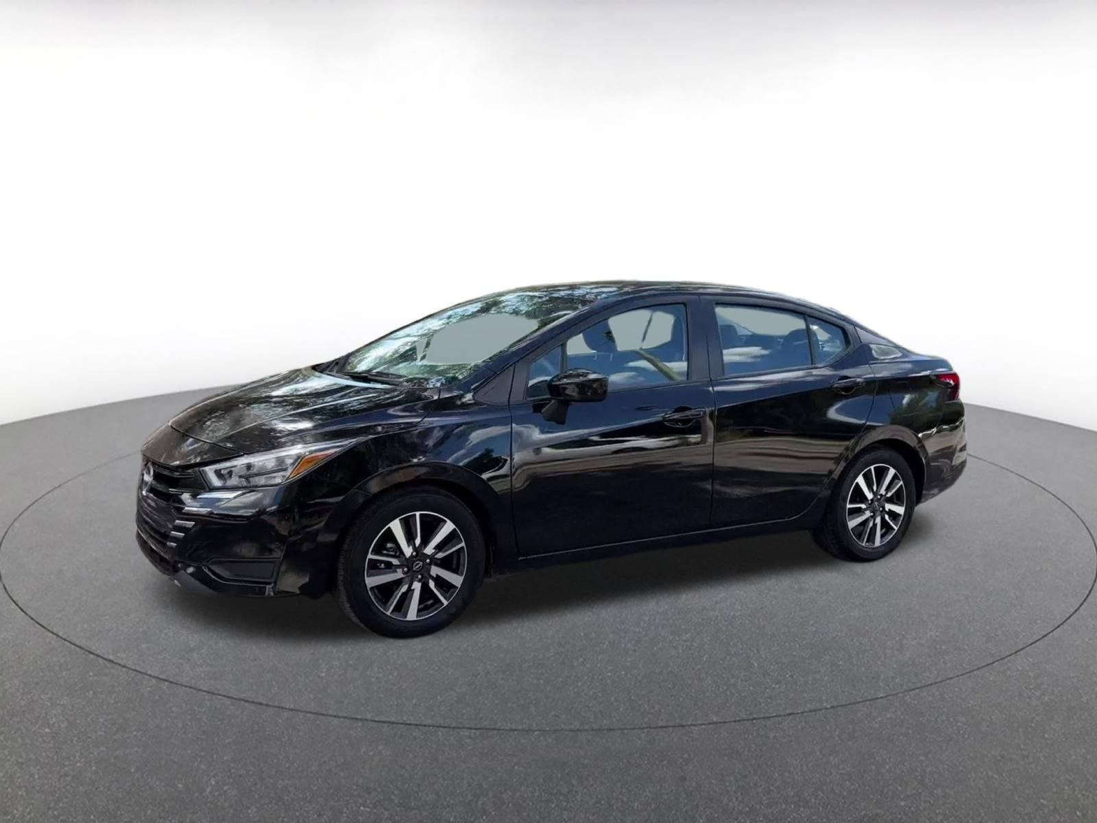 Used 2025 Nissan Versa SV FWD image 7