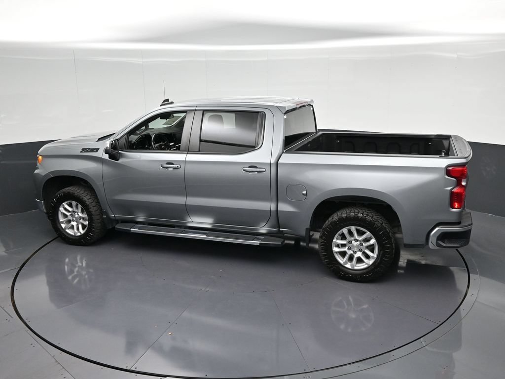 Used 2023 Chevrolet Silverado 1500 LT w/ Z71 Off-Road Package AWD/4WD image 16