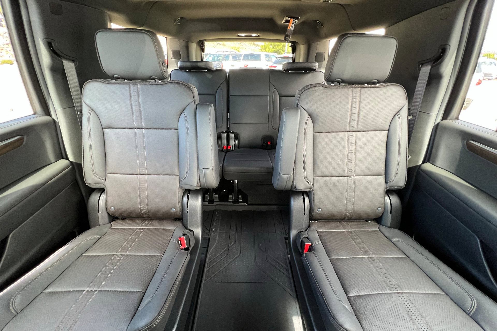 New 2026 Chevrolet Suburban High Country image 27