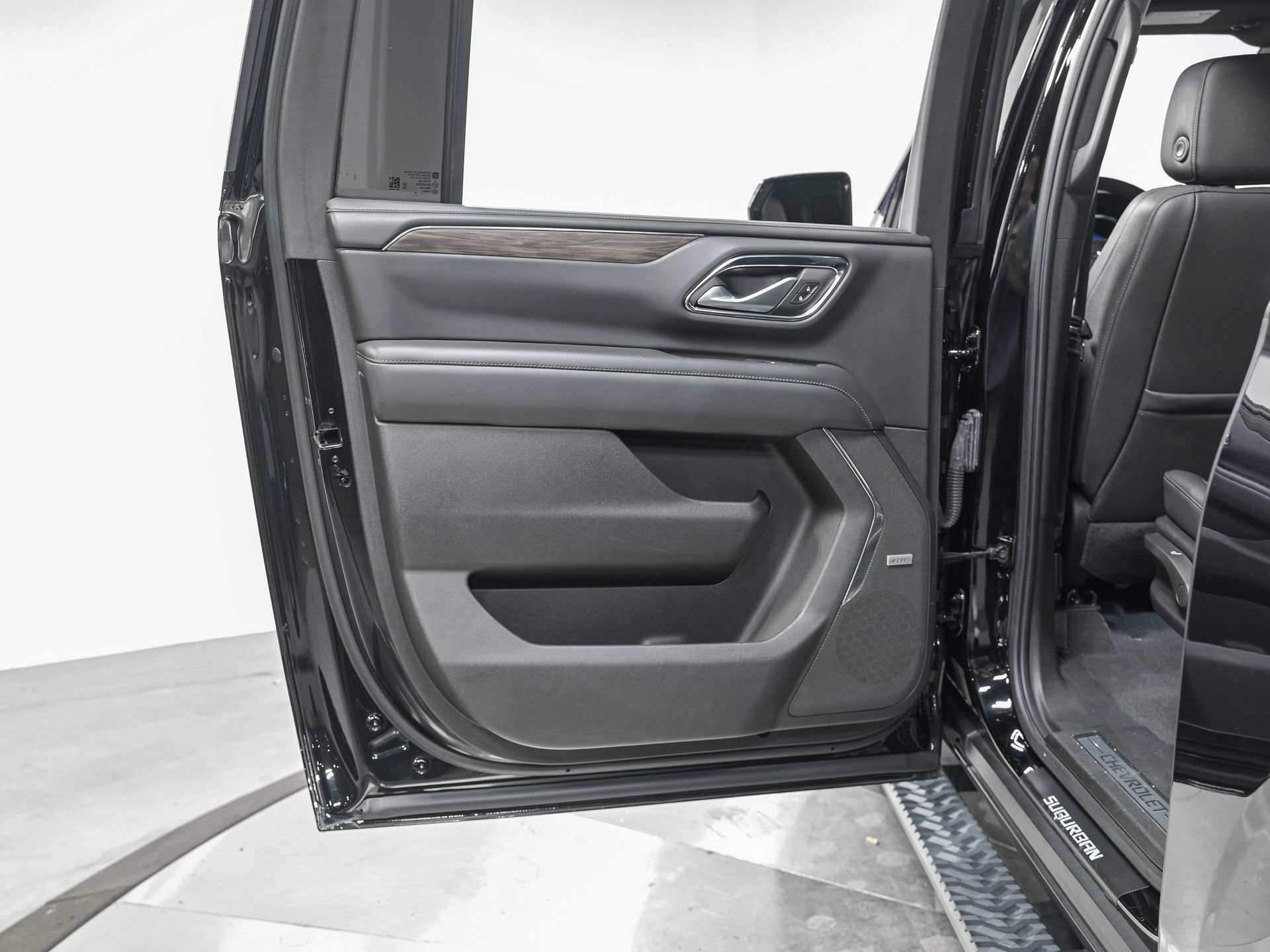 Used 2022 Chevrolet Suburban Z71 AWD/4WD image 26