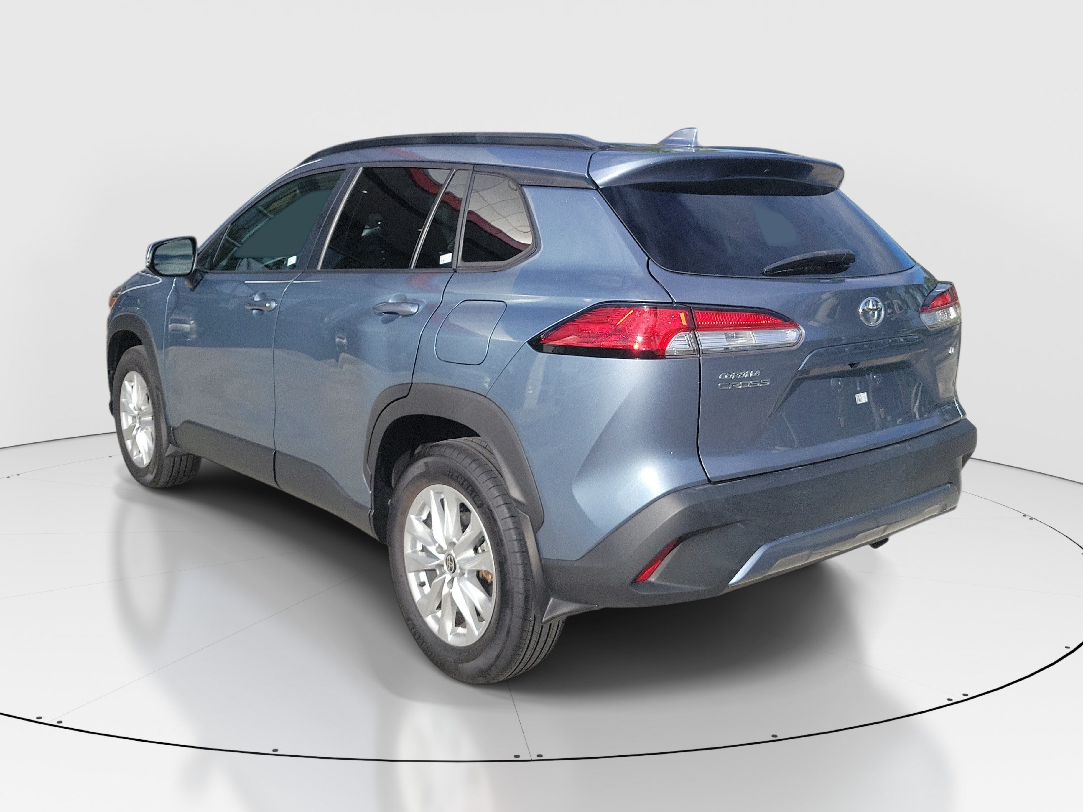 Used 2023 Toyota Corolla Cross LE FWD image 5