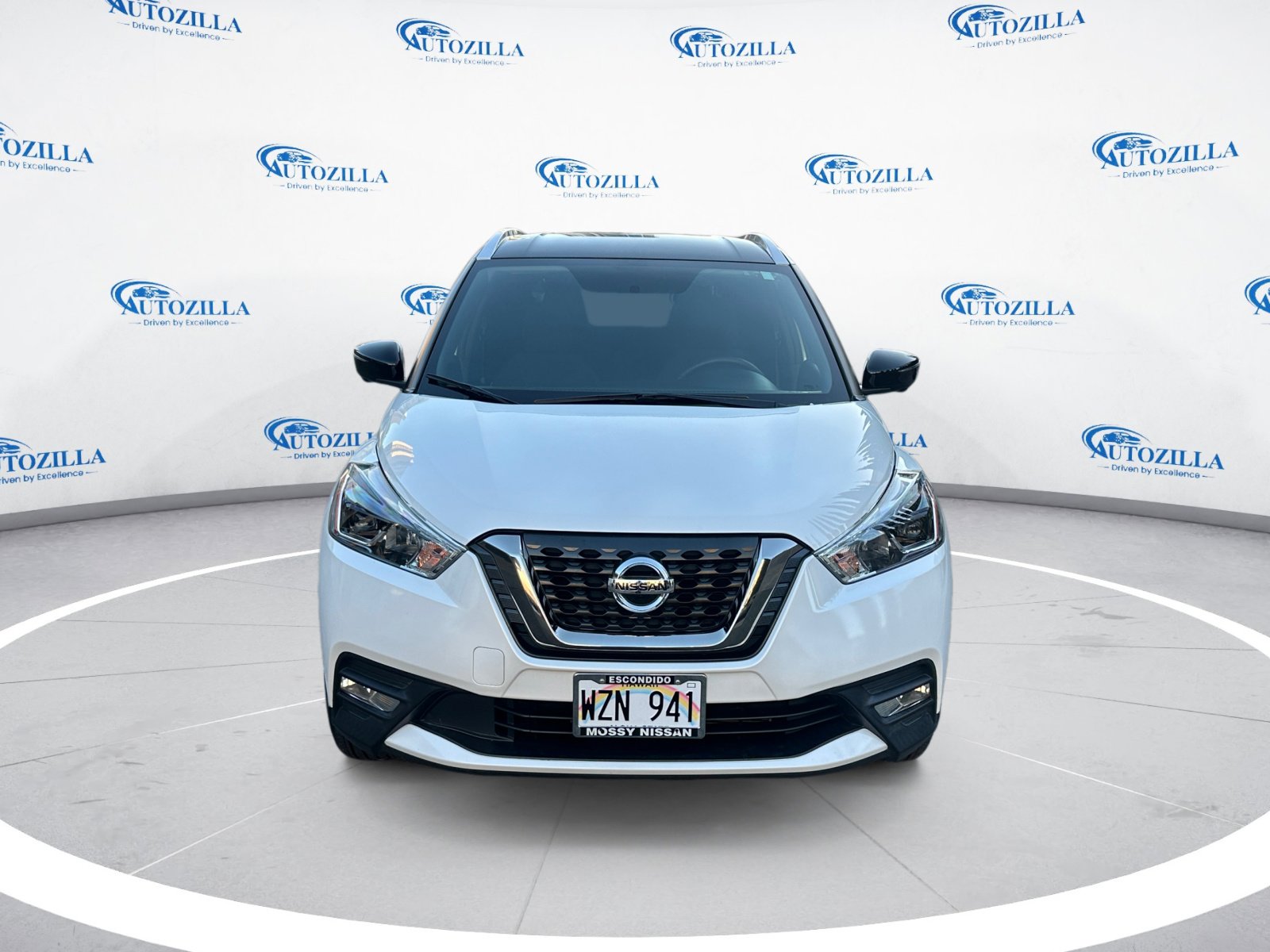 Used 2019 Nissan Kicks SR image 8