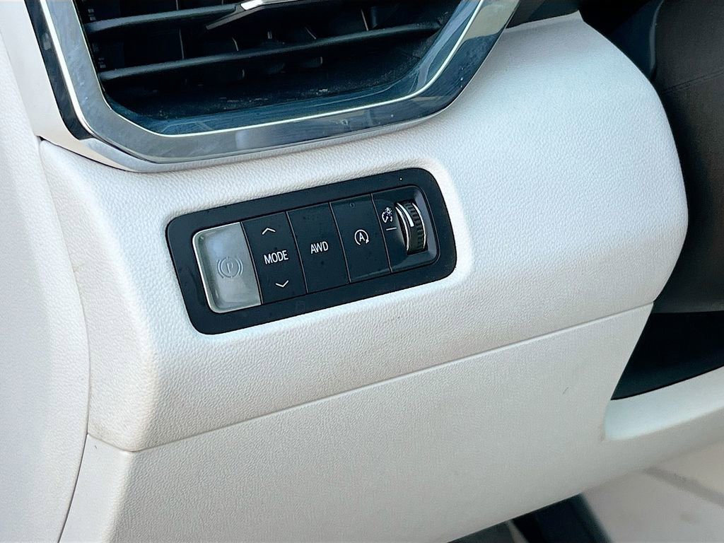 Used 2024 GMC Acadia Denali w/ Super Cruise Package image 10