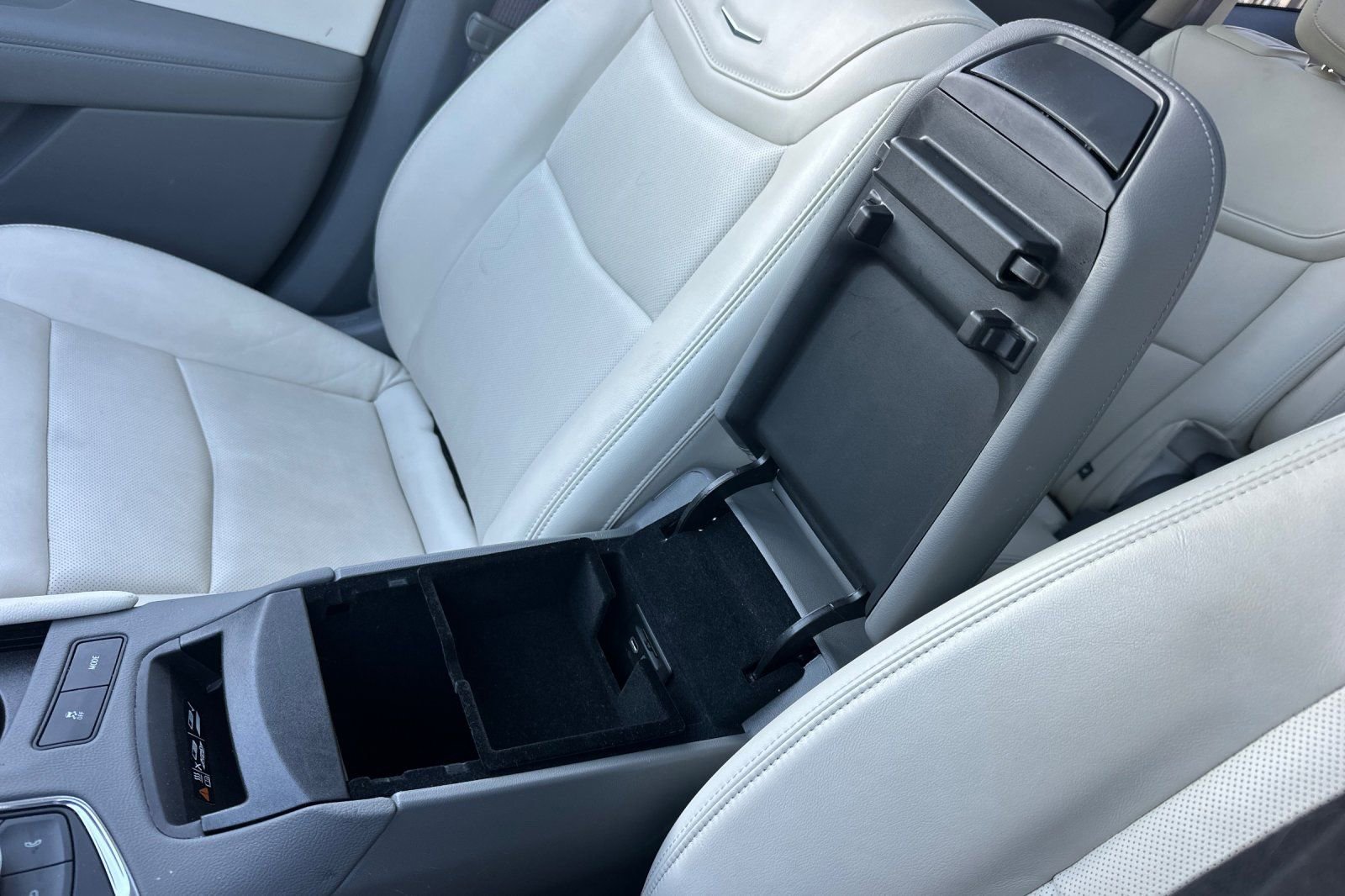 Certified 2025 Cadillac XT6 Premium Luxury image 34