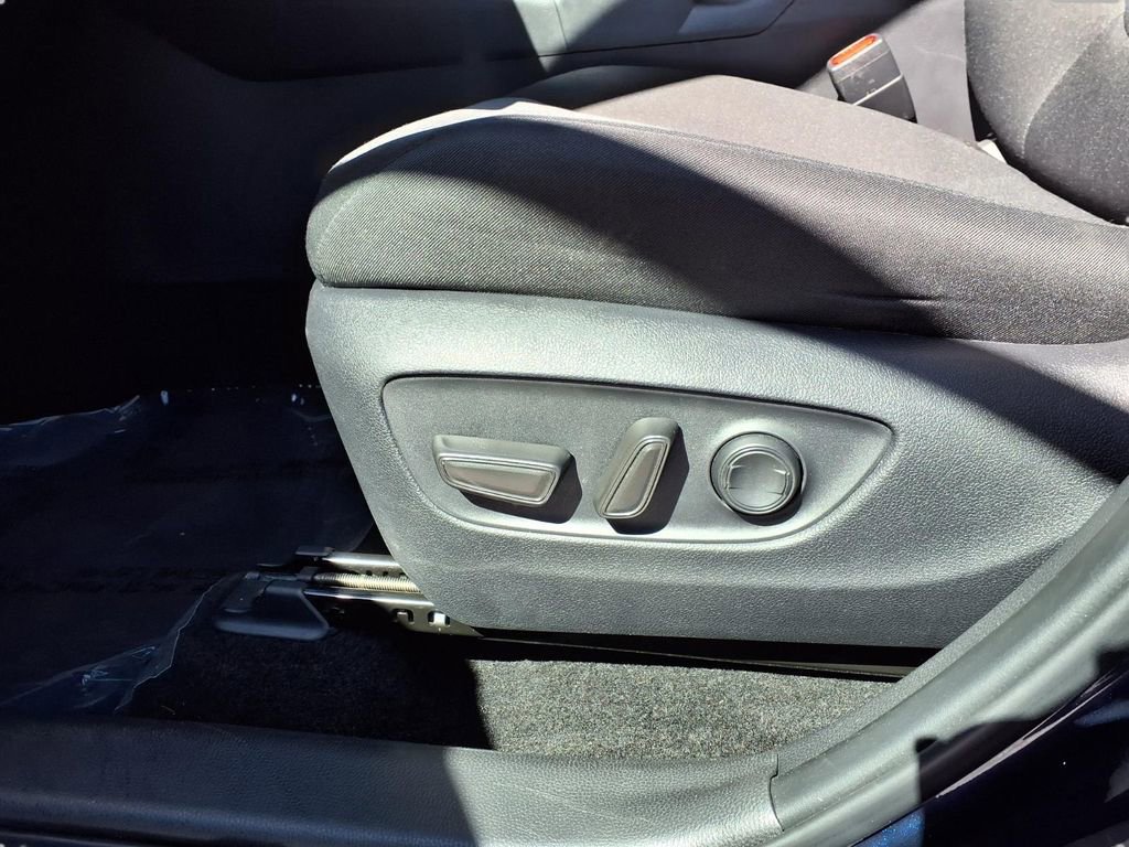 Used 2025 Toyota RAV4 XLE image 24