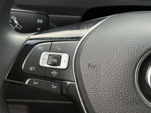 Used 2020 Volkswagen Tiguan SE w/ Panoramic Sunroof Package FWD image 13