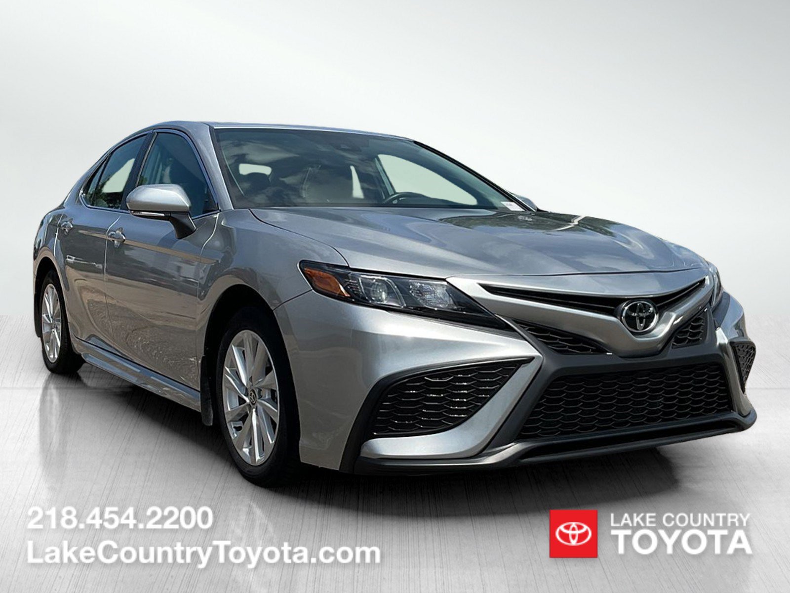 Used 2024 Toyota Camry SE FWD image 7