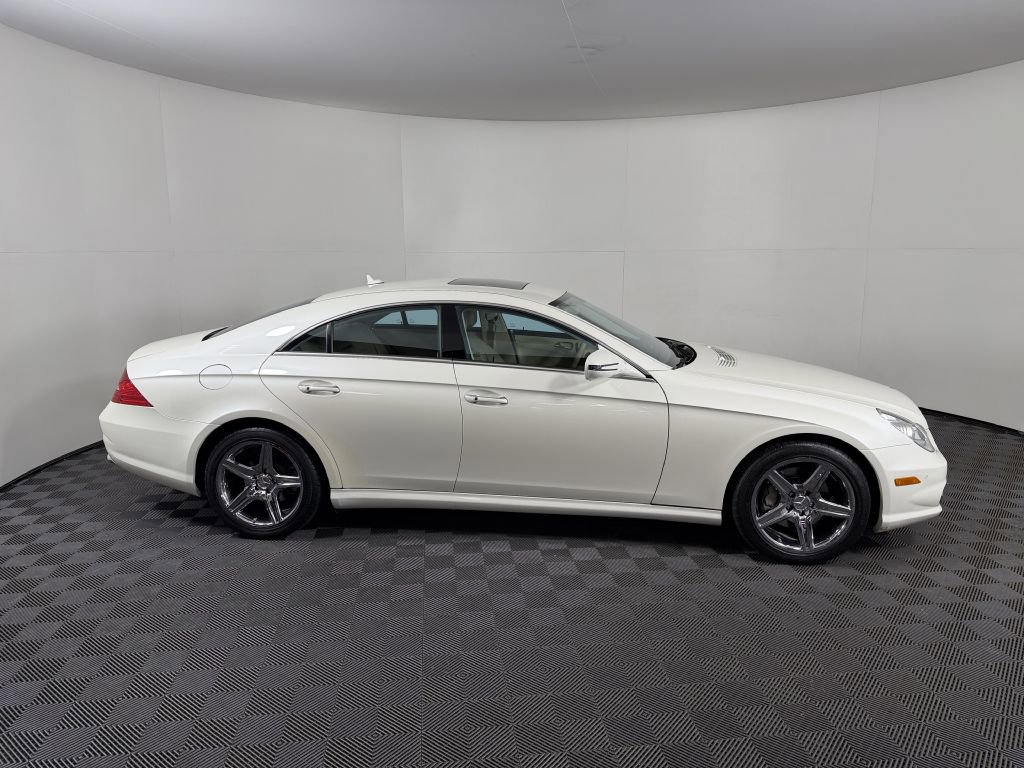 Used 2011 Mercedes-Benz CLS 550 image 4