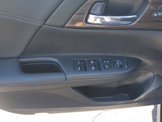 Used 2017 Honda Accord Touring image 20