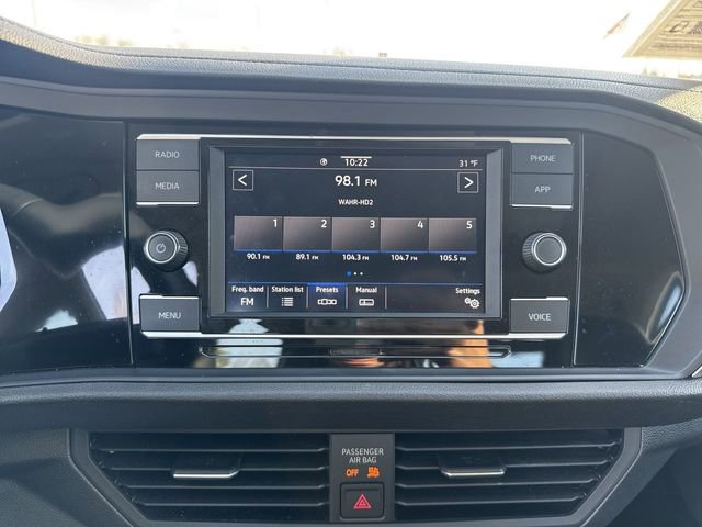 Used 2022 Volkswagen Jetta SE image 18