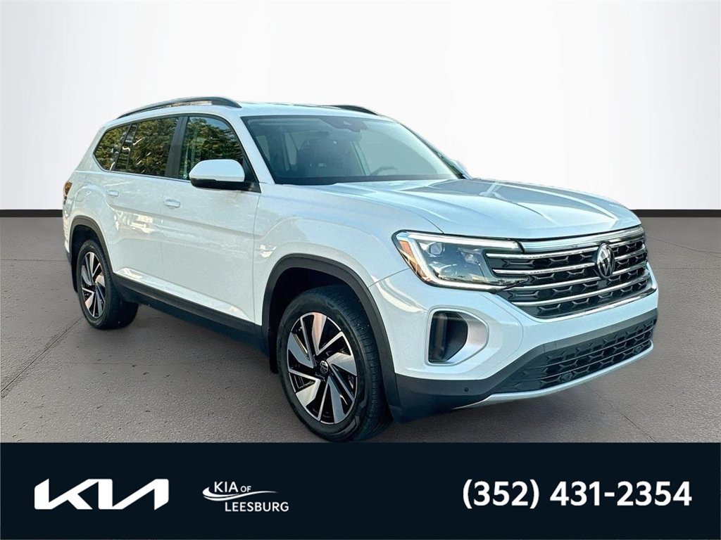 Used 2024 Volkswagen Atlas SE FWD image 1
